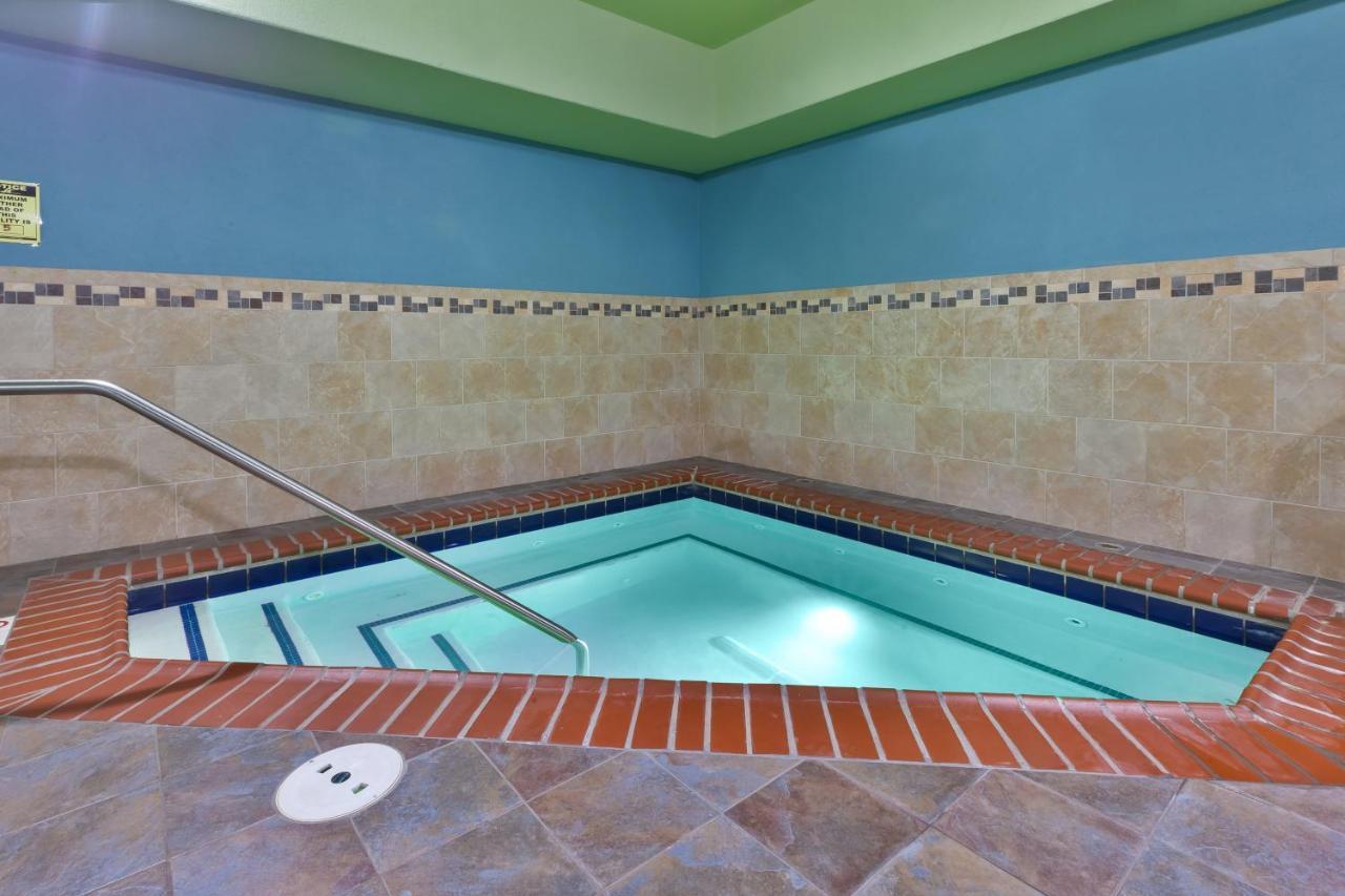 Holiday Inn Express & Suites - Effingham By Ihg מראה חיצוני תמונה